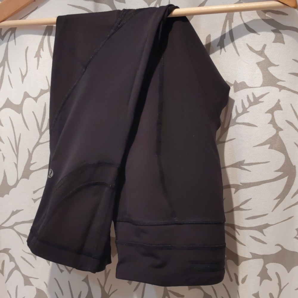 Lulu running rights size 4